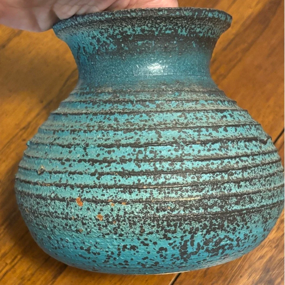 Stoneware Pottery Turquoise Blue Ribbed Textured‎ Vase Pot Signed Brutalist 5.5